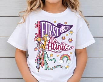 Personalisiertes Erste Klasse Shirt, Benutzerdefinierte Kinder Schule T-Shirt, Erster Schultag Outfit, Back to School Geschenk für Mädchen
