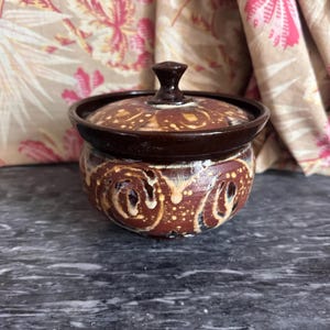 vintage des années 1970 Alvingham Pottery Lincolnshire Studio de poterie pot à couvercle | Glaçage résistant à la cire