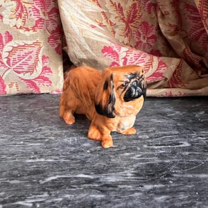 Figurine de chien pékinois Royal Doulton vintage HN 1012DB | Ornement en céramique peint à la main | Deuxième choix de fabrication