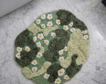 Tufted Daisies Meadone Rug: Flowers Green Carpet, Floral Small Mat, Botanical Floor Decor