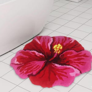 Hibiscus Flower Rug Aesthetic Bathroom Mat, Pink Red Floral Tufted Rug, Cute Flower Bath Mat, Non Slip Floor Carpet, Tropical Room Decor