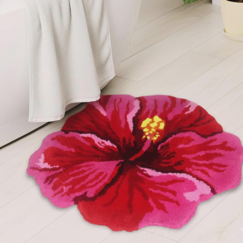 Hibiscus Flower Rug Aesthetic Bathroom Mat, Pink Red Floral Tufted Rug, Cute Flower Bath Mat, Non Slip Floor Carpet, Tropical Room Decor