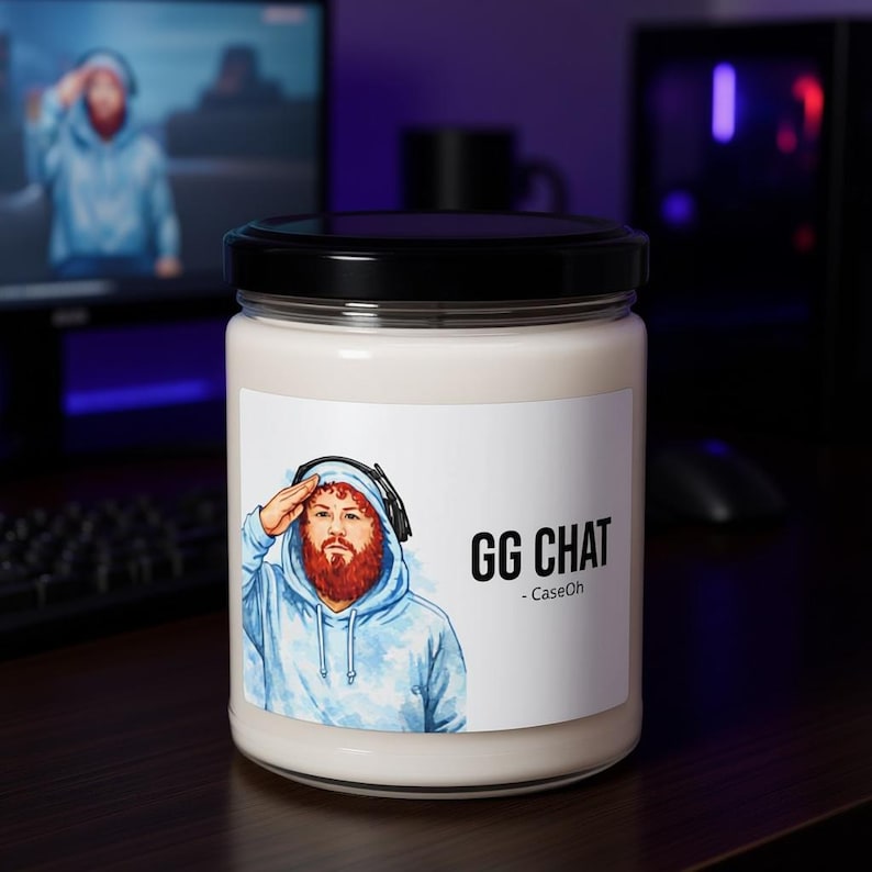 Vela aromática CaseOh GG Chat, Merchandising de memes para streamers y gamers, Homenaje a Hoesac, 355 ml. imagen 1