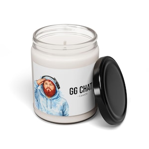 Vela aromática CaseOh GG Chat, Merchandising de memes para streamers y gamers, Homenaje a Hoesac, 355 ml. imagen 2