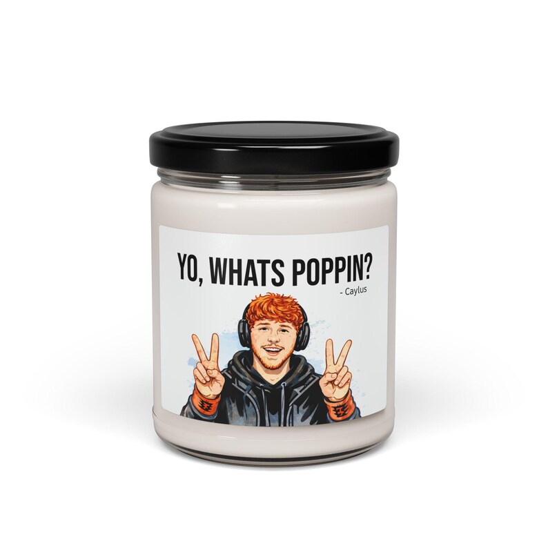 Caylus „Yo Whats Poppin“-Meme-Kerze, Roblox-Gamer, Deko fürs Studentenwohnheim, 340 g Duftkerze Bild 2