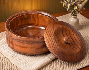 Bol de madera artesanal con tapa: Decoración de cocina para servir con materiales naturales