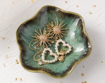 Ceramic Lotus Leaf Jewelry Dish: Retro Elegant Ring Holder, Keepsake Organizer