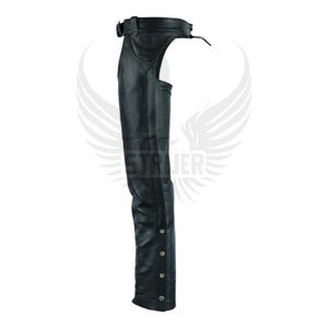 Può includere: Chaps in pelle nera con chiusura a fibbia in vita e bottoni automatici lungo la gamba. Questi chaps presentano un design classico, adatti per motociclisti o abbigliamento in stile western. La pelle appare liscia e resistente.