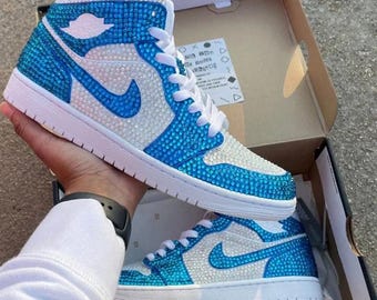 Zapatillas Air Jordan 1 Mid azules personalizadas con detalles brillantes / Zapatillas de moda con cristales de diamantes de imitación