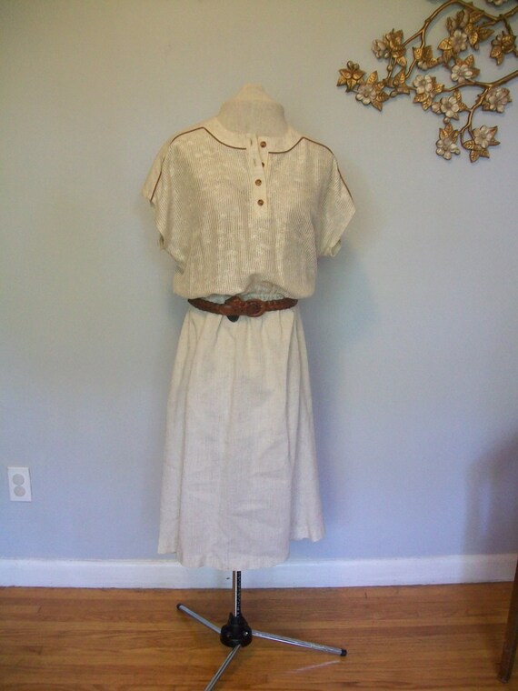 Sale Vintage Cream Oatmeal Knit Dress (( Size Medi