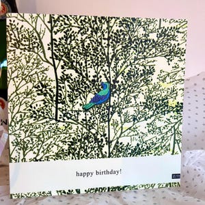 K18 Kimono; Blauer & grüner Vogel im Baum; Alles Gute zum Geburtstag, innen leer; Stilisiertes Grün; made in UK; textil inspiriert;Kinder