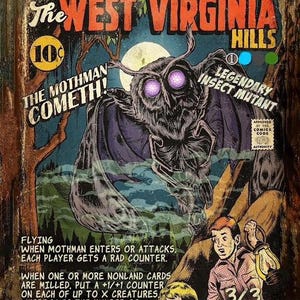 Może przedstawiać: Okładka komiksu w stylu vintage zatytułowana "Tales From The West Virginia Hills", przedstawiająca duże stworzenie podobne do ćmy z świecącymi fioletowymi oczami. Tekst "The Mothman Cometh!" jest wyraźnie widoczny. Dwóch młodych mężczyzn jest na pierwszym planie.