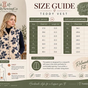 K&ouml;nnte beinhalten: Eine Gr&ouml;&szlig;entabelle f&uuml;r ein Teddy-Weste-Schnittmuster von FamilySewingCo. Sie zeigt eine beige Weste mit dunkelblauem Blattmuster, zwei Gr&ouml;&szlig;entabellen in Zoll und Zentimetern, eine Messanleitung und Text zur lockeren Passform des Kleidungsst&uuml;cks.