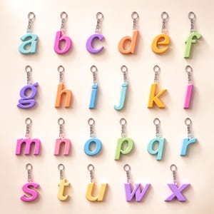 Llavero con inicial personalizada (paquete STL A-Z) / Archivo de alfabeto para impresión 3D multicolor / Colgante para bolso con inicial personalizada / Llavero impreso en 3D