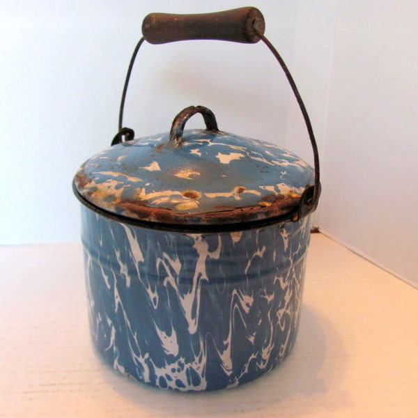 Blue Swirl Graniteware Berry Bucket with Lid / Rustic Farmhouse Berry Bucket Hard to Find