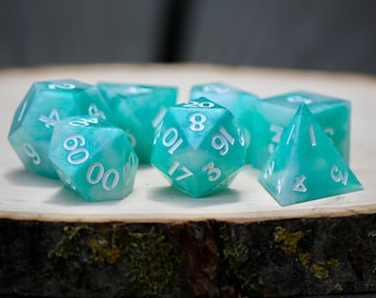 Meergrünes Polyedrisches Würfelset für DnD - 7-teilige handgefertigte RPG Würfel, wirbelndes transluzentes Design, einzigartiges Gamer Geschenk