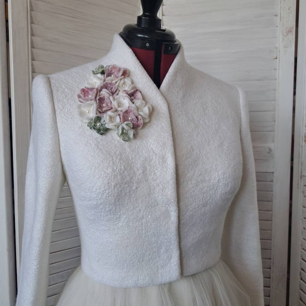 Boléro de mariée court, Wrap de mariée blanc, Boléro haut de mariage, Veste de mariage Ivoire, Veste boléro en laine blanche, Haut de mariée chaud, Manteau de mariée