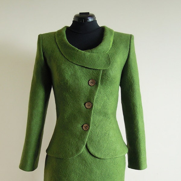 Veste feutrée pour femme, Manteau court vert, Veste asymétrique, Veste Col, Veste en laine, Veste élégante, Veste minimaliste, Bouton
