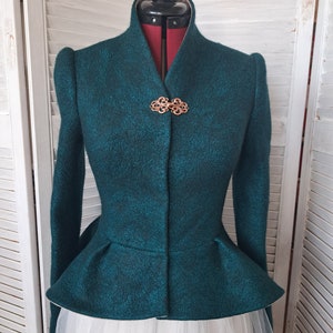 Abrigo nupcial, chaqueta de boda de fieltro, abrigo corto nupcial cálido, bolero de fieltro, blazer peplum, abrigo de boda de otoño, chaqueta elegante, encogimiento de hombros de boda imagen 9