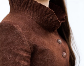 Veste feutrée pour femmes, manteau court brun, veste à col original, veste à col, veste en laine, veste élégante, veste minimaliste, bouton
