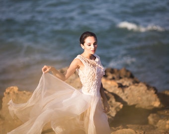 Naturseide Boho-Stil Brautkleid, gefilzte Brautkleid, Seidenhochzeitskleid, Schlitz Seidenkleid, Strandhochzeitskleid, Maxi-Hochzeitskleid