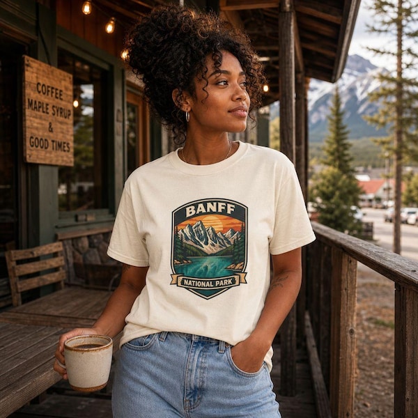 T-shirt du parc national Banff | T-shirt vintage à motif montagne | T-shirt Comfort Colors pour road trip | Cadeau Rocheuses canadiennes