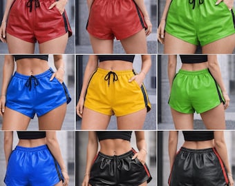 Conjunto de 5 shorts de playa de verano para mujer, de piel sintética, en azul, negro, rojo, verde y amarillo, de corte relajado, ideales para vacaciones.