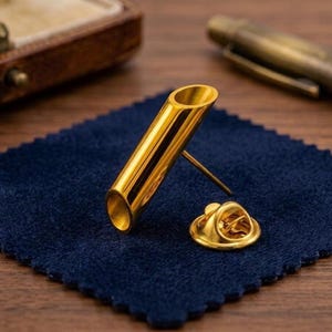 Anstecknadel in Form einer Blumenröhre aus 18-karätigem Gold und 925er Silber | Miniaturvasenbrosche | Minimalistische Anzug-Boutonnière | Hypoallergenes Hochzeitsaccessoire