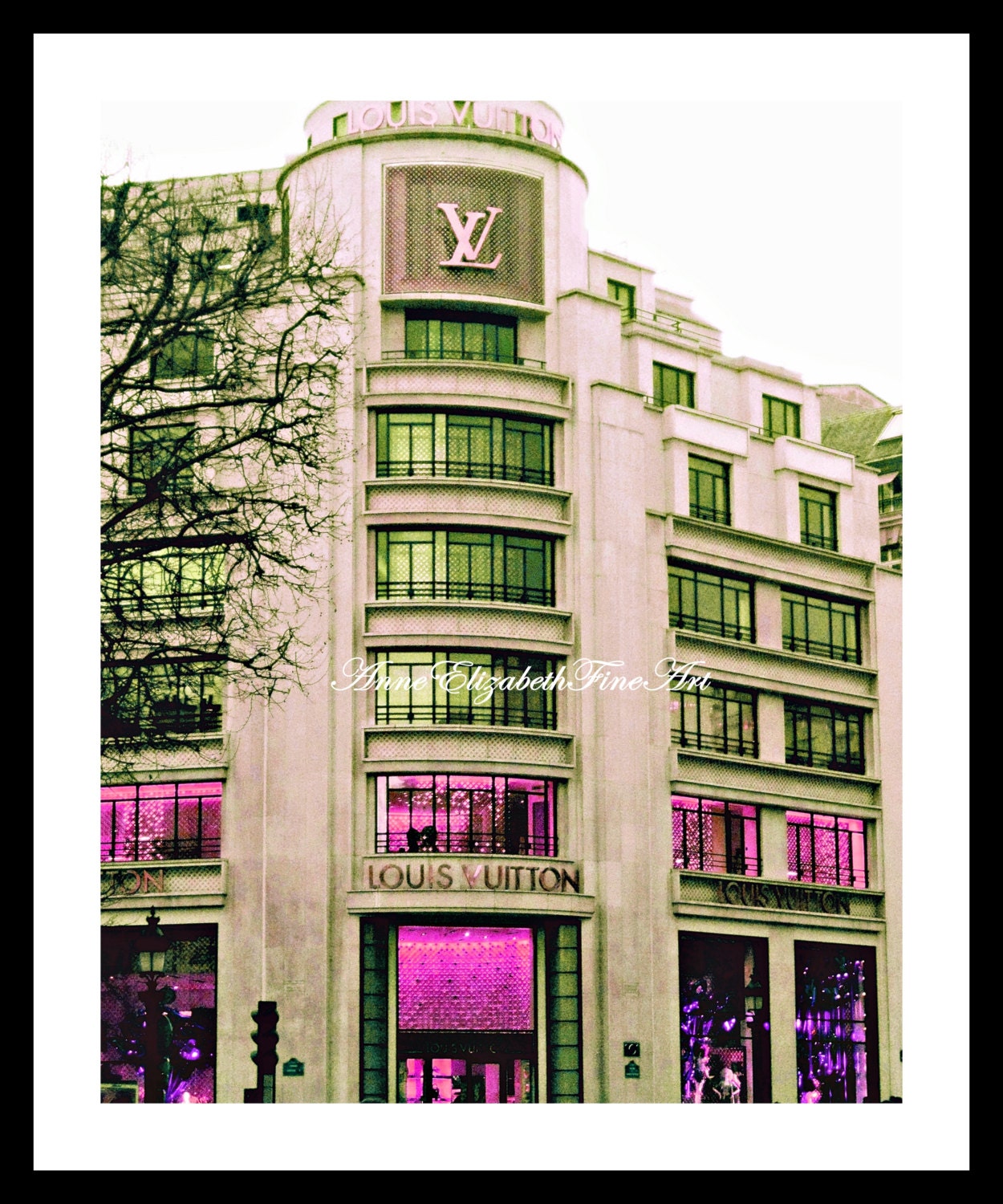 Louis Vuitton - Boutique in Paris