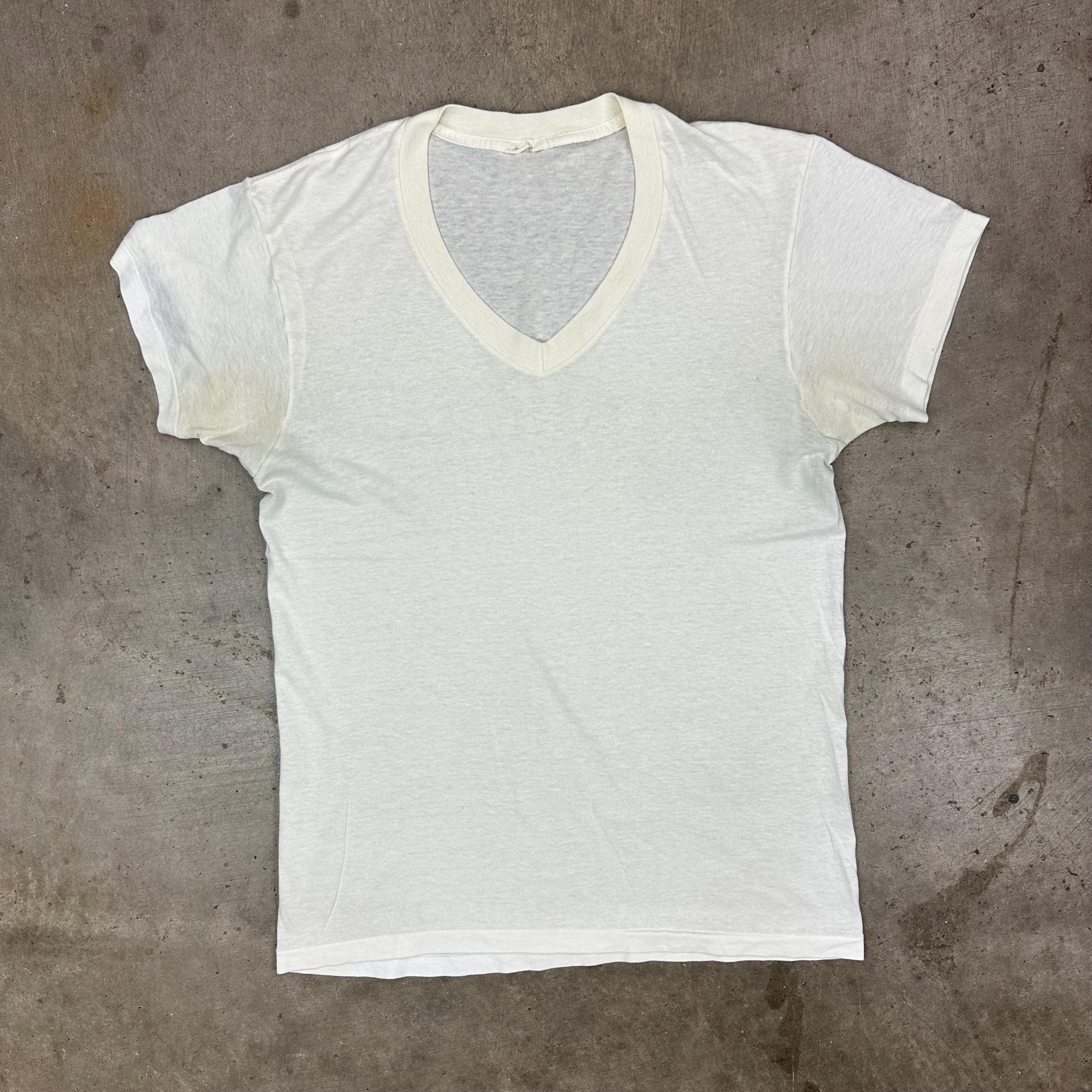 Fruit of the Loom, Vintage USA FOTL Blank Single Stitch Grunge Dingy White V-Neck Tee