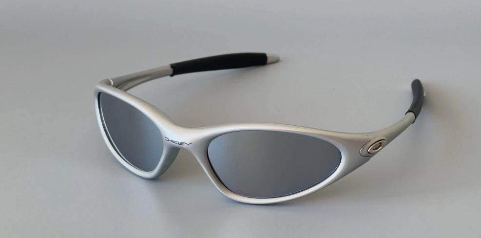 Oakley Minute - Etsy Singapore