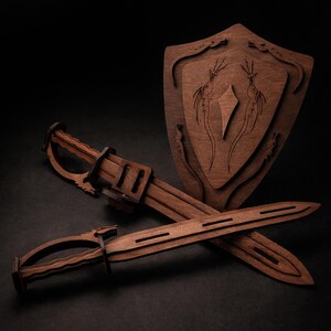 Träsvärd och sköld SVG DXf | Laserskurna CNC-filer | Medeltida leksaksvapen | Cosplay-rekvisita för barn | DIY-trähantverksdesign | Direkt nedladdning bild 2