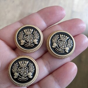 Shield design buttons x 4 design,craft,dressmaking,notions fasteners. closures,sewing