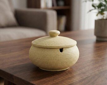 Posacenere in ceramica smaltata a forno con coperchio, portacenere in ceramica antivento, decorazione rustica per la casa fatta a mano, regalo per fumatori all'aperto, accessorio unico per l'ufficio