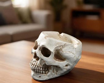Posacenere realistico a forma di teschio Cubone, decorazione per scrivania da gamer, regalo per fan di Pokémon e videogiochi, statuetta geek anime, fantastici accessori per fumatori