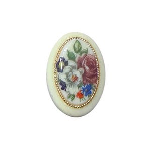 Vintage German Floral Cameo, Opaque Acrylic, Cream Border, Gold Trim, Flower Cameo, 25 x 18mm, B&#39;sue Boutiques, Item04902