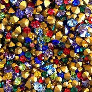 Mixed Chatons, Machine Cut Stones, Repair Stones, Rhinestones, Foiled, Assorted Sizes and Colors, B&#39;sue Boutiques, Item04351