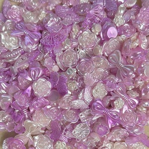 Acrylic Floral Bead Mix, Lilac and White, Charms, Floral, Pendants, Drilled, Jewelry Supplies, B&#39;sue Boutiques, Item03938