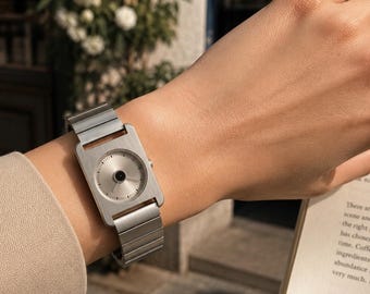 Reloj de mujer de acero inoxidable con esfera cuadrada / Reloj minimalista con números romanos