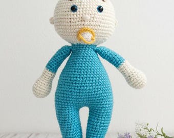 Poupée bébé fait main au crochet - 23 cm (9 pouces), amigurumi en coton bio, bébé garçon, peluche douce pour chambre d'enfant, cadeau de baby shower