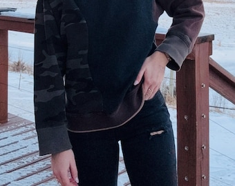 Sweater met patchwork-camouflage – zachte zwarte ronde hals voor dagelijks gebruik