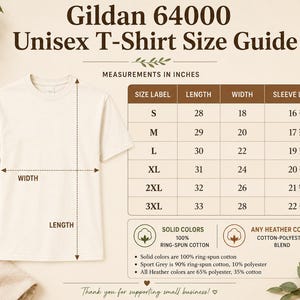 Puede incluir: Una gu&iacute;a de tallas de camiseta unisex Gildan 64000 con una camiseta color crema y flechas que indican largo, ancho y largo de manga. Una tabla muestra las medidas en pulgadas para las tallas S a 3XL, junto con detalles de la composici&oacute;n.