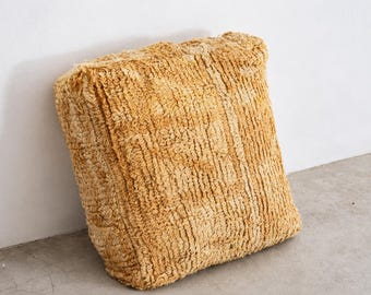 Handgefertigter marokkanischer Boucherouite-Pouf – Beiges Berber-Bodenkissen – Strukturierter Boho-Hocker – Neutrale marokkanische Dekoration – Handgefertigter Wollpouf