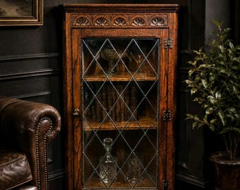 Antiker Eiche Eck Wandschrank Bleiverglast Gotik