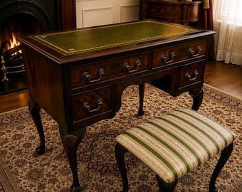 Escritorio antiguo de caoba con tapa de cuero y taburete, mesa de escritura estilo Reina Ana