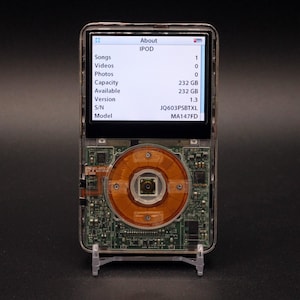 iPod Classic 5. Gen (Video) ∗ 256GB+ ∗ Case Mod ∗ 2000mAh Battery ∗ USB-C Charger