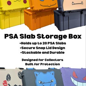 Peut inclure: Un ensemble de six boîtes de rangement rectangulaires pour dalles PSA, chacune arborant un graphique de personnage unique sur le couvercle. Les boîtes sont jaune, orange, bleu foncé, beige, bleu clair et violet, avec des fermetures à pression.