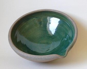 French style mixing bowl with lip