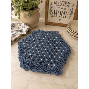 Handgehaakte blauw-witte zeshoekige onderzetters set – Pannenlap met textuur (25 cm)