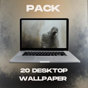 Puede incluir: Un portátil plateado que muestra una imagen fantasmal, con la palabra "PACK" arriba y "20 DESKTOP WALLPAPER" abajo. El portátil está sobre una superficie oscura y texturizada.